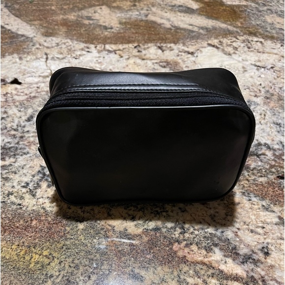 BROOKSTONE TRAVEL DRYER/IRON in CASE - Picture 10 of 10